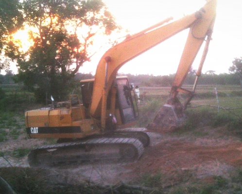 ขายแมคโค CAT  E120B  รถสวยพร้อมใช้งาน  เอกสารอินวอย