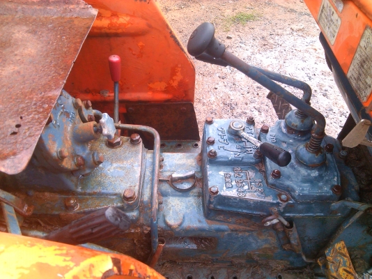 ขายรถไถแอล 1801แรง  3สูบตัวเปล่าเครื่องดีครับพีทีโอยังยังใช้งานไดทุกระบบกอครับย่าง