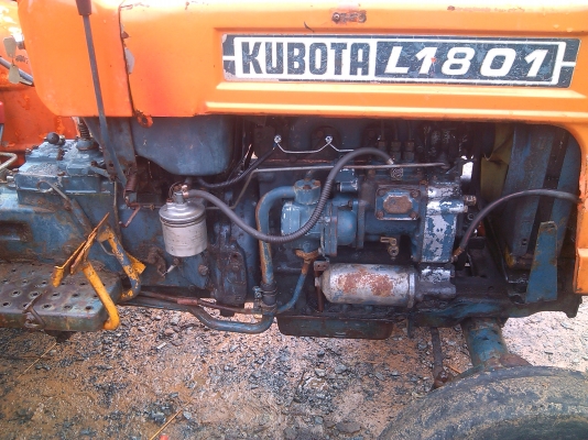 ขายรถไถแอล 1801แรง  3สูบตัวเปล่าเครื่องดีครับพีทีโอยังยังใช้งานไดทุกระบบกอครับย่าง