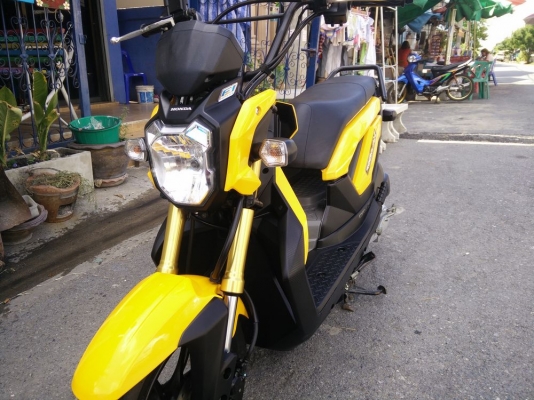 HONDA ZOOMER X สีเหลืองดำ รถปี2014วิ่ง3xxxโล สวยแกะกล่องพร้อมใช้งาน ไมล์แท้คู่มือประกันศูนย์พร้อม ราคาเบาๆ HONDA ZOOMER X สีเหลืองดำ รถปี2014วิ่ง3xxxโล สวยแกะกล่องพร้อมใช้งาน ไมล์แท้คู่มือประกันศูนย์พร้อม ราคาเบาๆ