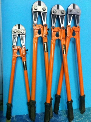 ขายกรรไกรตัดเหล็ก  เหลือสองอันครับ