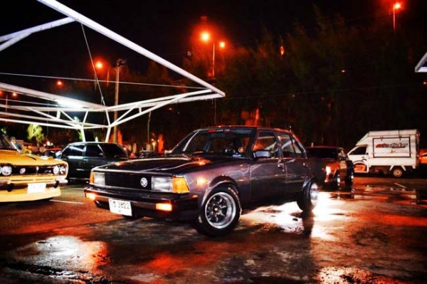 TOYOTA COROLLA KE70 เหลี่ยมใหญ่ ปี 82 แต่ง retro