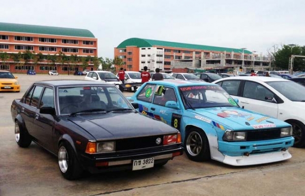 TOYOTA COROLLA KE70 เหลี่ยมใหญ่ ปี 82 แต่ง retro