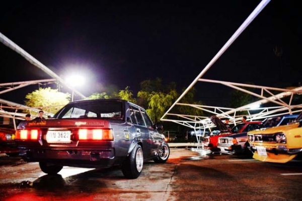 TOYOTA COROLLA KE70 เหลี่ยมใหญ่ ปี 82 แต่ง retro