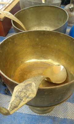 ขันทองเหลืองรุ่นเก่า