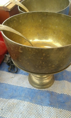 ขันทองเหลืองรุ่นเก่า ขันทองเหลืองรุ่นเก่า