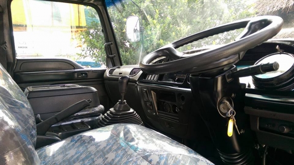 6ล้อเดกก้า เครื่อง195 พื้นเรียบ รถห้างแท้ ยาว 7.20 เมตรคัสซีสวยตลอดเส้น ยาง 40\% หัวทำสีใหม่สวยคับ