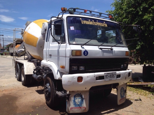 ขายสิบล้อรถโม่ปูน UD 230 ขายสิบล้อรถโม่ปูน UD 230