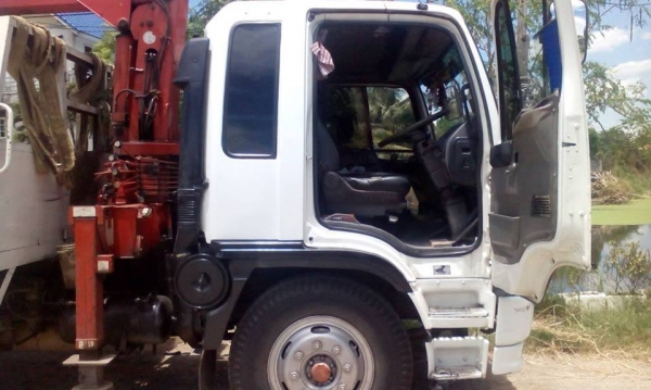 ขายรถ6ล้อ ฮีโน่ สิงไฮเทค ติดเครน3ตัน7  5ปลอก  เครื่อง 195  HO7D