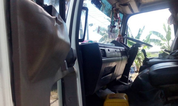 ขายรถ6ล้อ ฮีโน่ สิงไฮเทค ติดเครน3ตัน7  5ปลอก  เครื่อง 195  HO7D