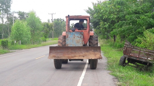 ขายรถไถmt50แรงขายตามสภาพใช่งานได้ไม่มีฝาคอบเครื่องตามรูปครับ