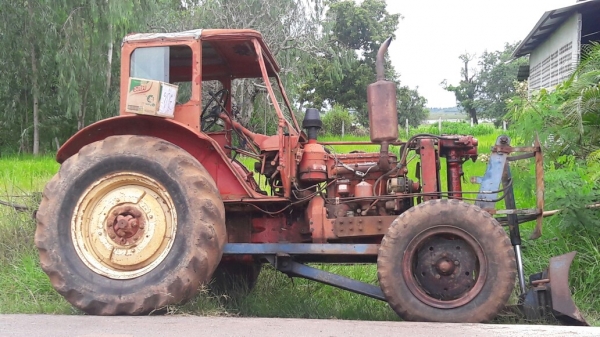 ขายรถไถmt50แรงขายตามสภาพใช่งานได้ไม่มีฝาคอบเครื่องตามรูปครับ