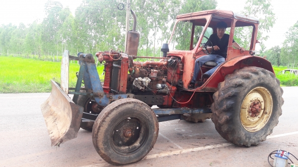 ขายรถไถmt50แรงขายตามสภาพใช่งานได้ไม่มีฝาคอบเครื่องตามรูปครับ