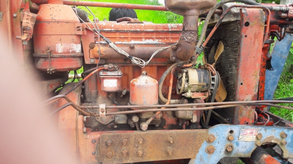 ขายรถไถmt50แรงขายตามสภาพใช่งานได้ไม่มีฝาคอบเครื่องตามรูปครับ