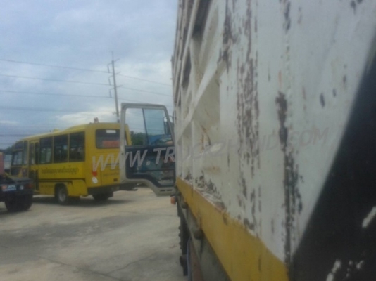 รถบรรทุก 6 ล้อดัมพ์ ISUZU 165 แรงม้า 6 สูบ เรื่อง 6BD1