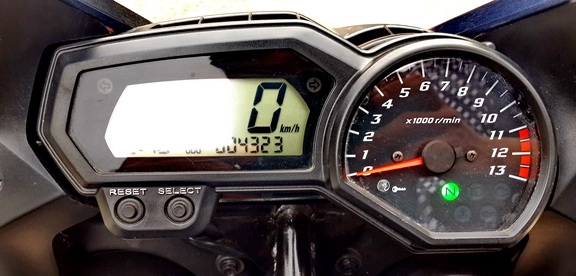 หลุดมัดจำ เฟเซอร์ FZ1 GT ปี 2013 สเป็คยุโรปพร้อมทะเบียนราคาถูกสุดๆๆ