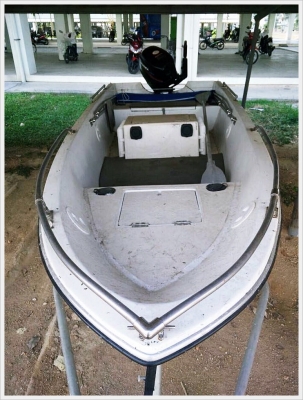 ายเรือไฟเบอร์ 12.6 ฟุต พร้อมเทรเลอร์ เครื่องhondex 15แรง 4 จังหวะ