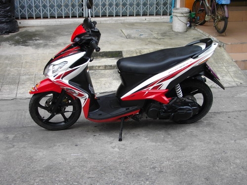 ขาย Mio MX 125 ตัวท๊อป ล้อแม็ก สีดำ-แดง-ขาว สวยเด่น เครื่องยอดเยี่ยม ราคา 19500 บาท