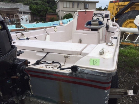 ขายเรือ 18 ฟุตหัวปิดเครื่อง40โฟ มีคลิปติดเครื่องด้านใน ขายเรือ 18 ฟุตหัวปิดเครื่อง40โฟ มีคลิปติดเครื่องด้านใน