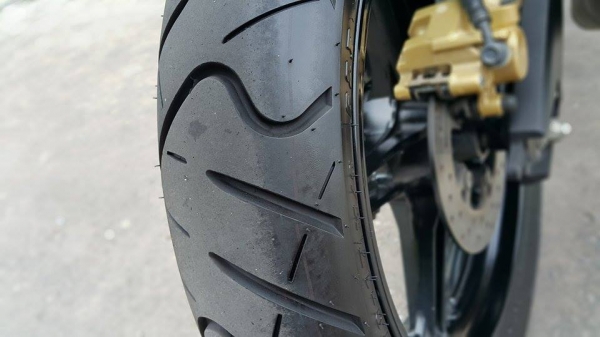 มาใหม่สภาพมือ1 R15 เกือบ 2015 วิ่ง 3200 กิโลแท้ ส่งฟรี ขายถูก ต่อรองได้ครับ