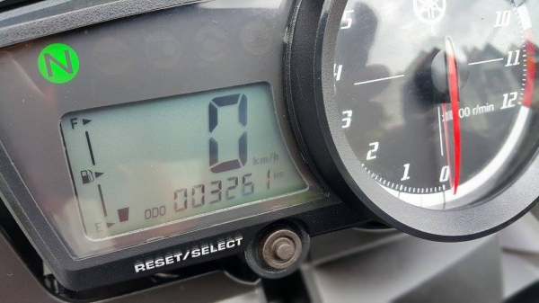 มาใหม่สภาพมือ1 R15 เกือบ 2015 วิ่ง 3200 กิโลแท้ ส่งฟรี ขายถูก ต่อรองได้ครับ