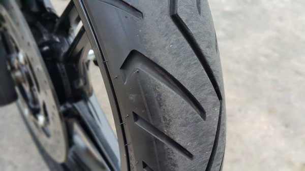 มาใหม่สภาพมือ1 R15 เกือบ 2015 วิ่ง 3200 กิโลแท้ ส่งฟรี ขายถูก ต่อรองได้ครับ