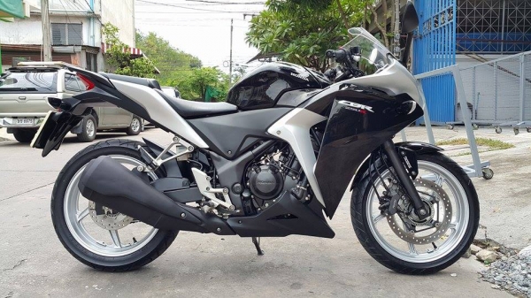มาใหม่ รถบ้านมือเดียว Cbr 250 ABS 2013 วิ่ง 2,000 โลแท้ สภาพดี ขายถูก ต่อรองได้