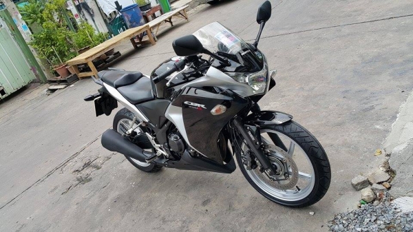 มาใหม่ รถบ้านมือเดียว Cbr 250 ABS 2013 วิ่ง 2,000 โลแท้ สภาพดี ขายถูก ต่อรองได้