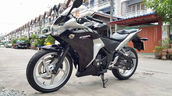 มาใหม่ รถบ้านมือเดียว Cbr 250 ABS 2013 วิ่ง 2,000 โลแท้ สภาพดี ขายถูก ต่อรองได้