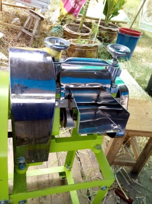 เครื่องคั้นน้ำอ้อย มือสองสภาพใหม่มาก ขาย 10,000 บาทไม่รวมเครื่อง/มอเตอร์