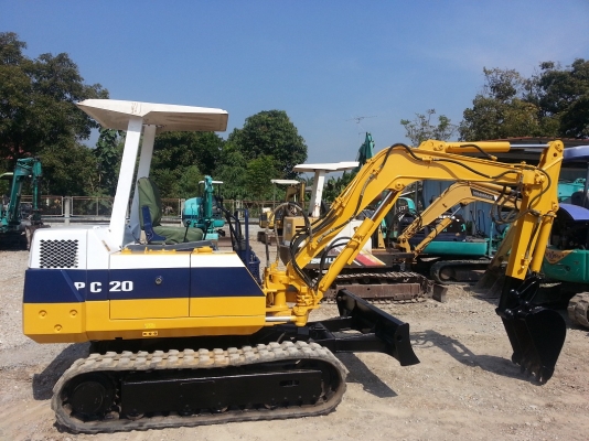 ขายด่วน KOMATSU PC 20-6 สภาพสวยมากพร้อมใช้ นำเข้าจากญี่ปุ่น 090-986-2521 อ๊อบ