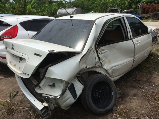 ขายมิชซูบิชิ แลนเซอร์ ปี 2011 สีขาว ขายมิชซูบิชิ แลนเซอร์ ปี 2011 สีขาว