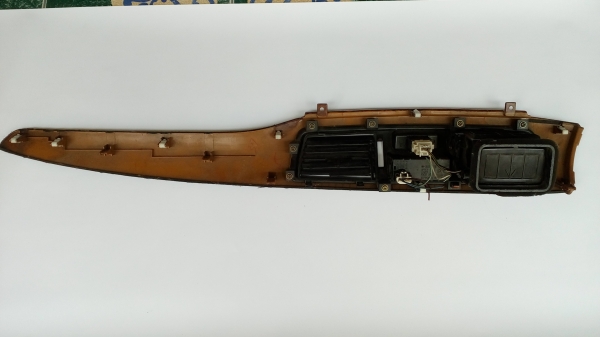 คอนโซลกลางลายไม้  มิตซูแลนเซอร์ซีเดีย