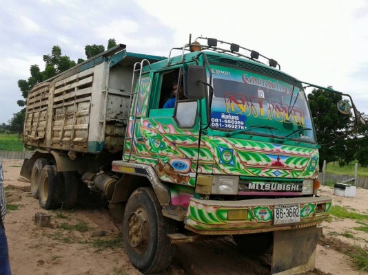 ขายดั้ม2เพลา MITSUBISHI FN527M-A เครื่อง6D16 พ.เพาเวอร์ เบรกทิฟฟี่ ภายในสวย โลฮาย10สปีด สภาพพร้อมใช้งาน เอกสารพร้อมโอน สนใจโทร 090-8588220คุณนะ 093-3258446คุณบิว หรือเข้าดูสินค้าอื่นๆได้ที่ www.truck.in.th/498 หรือเพจFacebook ณรงค์ ซื้อขายรถมือสอง (เว็บไซ