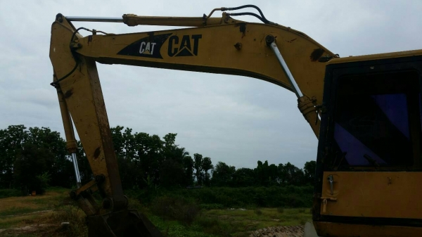 ขายรถแบคโฮ CAT E200B เครื่องมิตซู ไม่มีเอกสาร ราคา 450000