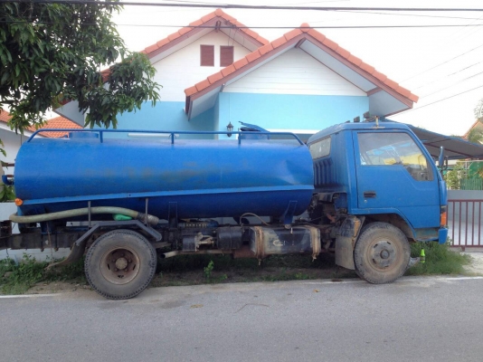 Mitsubishi แคนเตอร์ บรรทุกน้ำ 6000 ลิตร