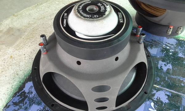 ดอกลำโพงรถยนต์ซับ 12 นิ้ว ด่วน คู่ละ 3000 ไม่เคยใช้.0821287055 ครูเจมส์