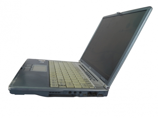 Notebook Fujitsu CPU Pentium 3 ราคา 1,990 บาท ฟรีจัดส่ง