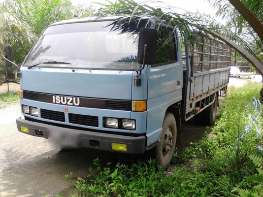 รถอีซูซุ 6 ล้อ รั้ว NPR  115 แรงม้า. ( รถประกอบ. )     สนใจติดต่อ  081 - 6079515