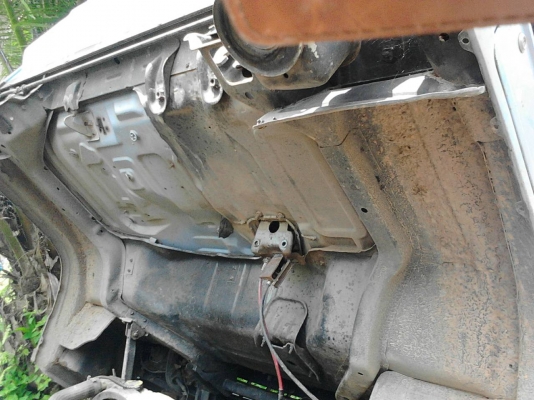 รถอีซูซุ 6 ล้อ รั้ว NPR  115 แรงม้า. ( รถประกอบ. )     สนใจติดต่อ  081 - 6079515