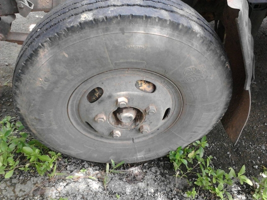 รถอีซูซุ 6 ล้อ รั้ว NPR  115 แรงม้า. ( รถประกอบ. )     สนใจติดต่อ  081 - 6079515