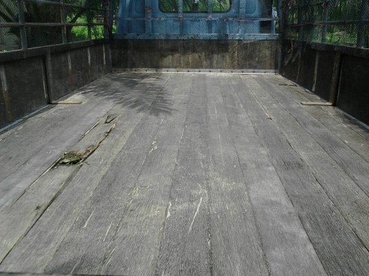 รถอีซูซุ 6 ล้อ รั้ว NPR  115 แรงม้า. ( รถประกอบ. )     สนใจติดต่อ  081 - 6079515