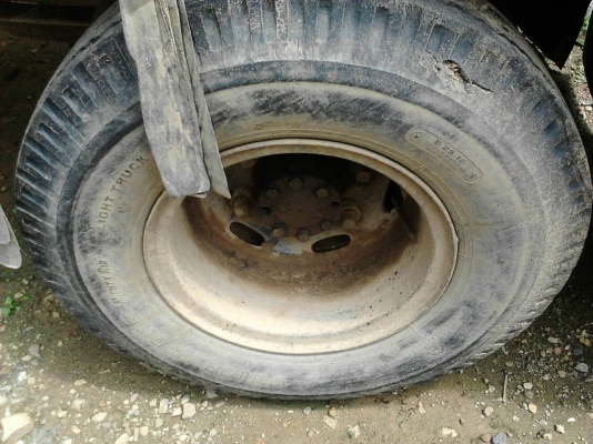 รถอีซูซุ 6 ล้อดั้ม  NPR 115 แรงม้า. ปี 38  ( รถห้าง แท้. )     สนใจติดต่อ  081 - 6079515