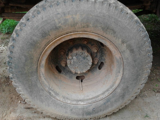 รถอีซูซุ 6 ล้อดั้ม  145 แรงม้า.  ( หัวยาก. )    สนใจติดต่อ  081 - 6079515