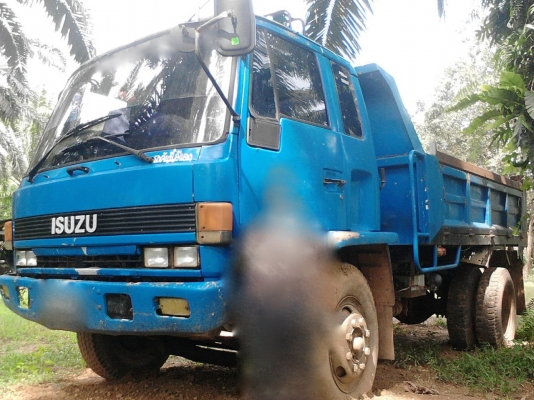 รถอีซูซุ 6 ล้อดั้ม  145 แรงม้า.  ( หัวยาก. )    สนใจติดต่อ  081 - 6079515