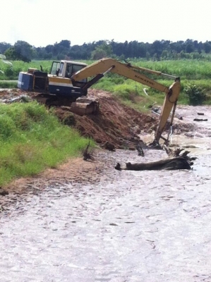 ขายรถแบคโฮ Komatsu pc200 พร้อมใช้งาน