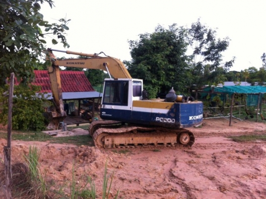 ขายรถแบคโฮ Komatsu pc200 พร้อมใช้งาน