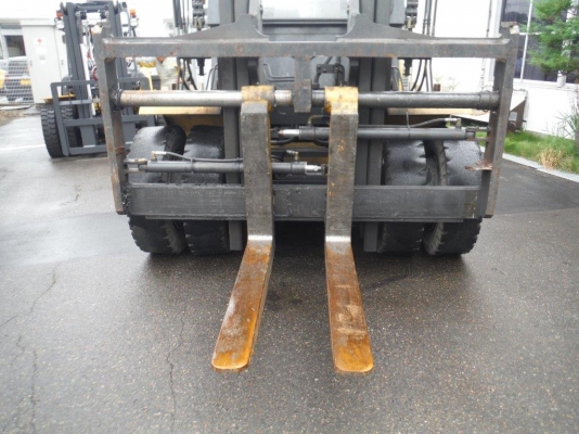 KOMATSU  FD150E-8 ปี2009 15ตัน สนใจสั่งนำเข้า คุยรายละเอียดได้ครับ