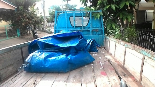 ขาย ISUZU elf 74 แรง สีฟ้า