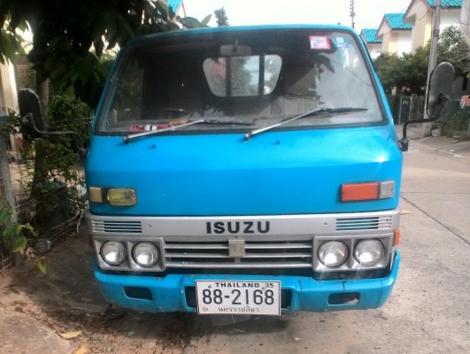 ขาย ISUZU elf 74 แรง สีฟ้า
